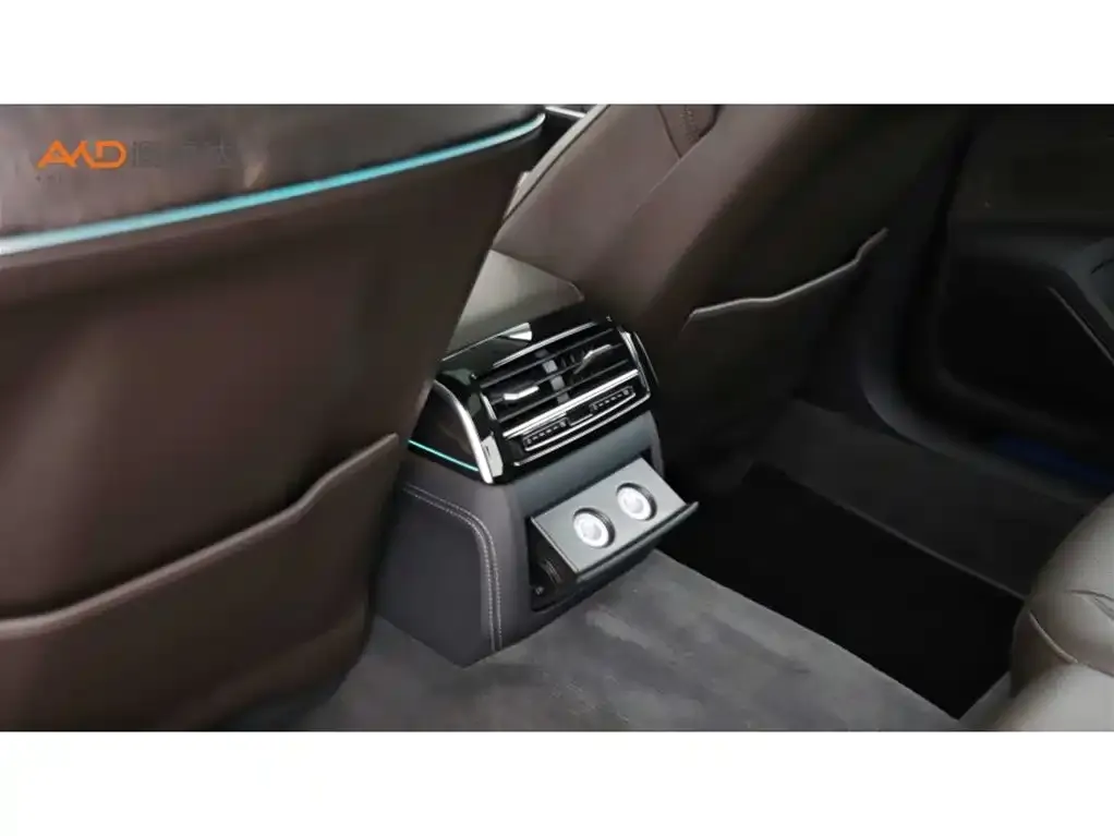 Audi A8 2024 из CN, фото 3