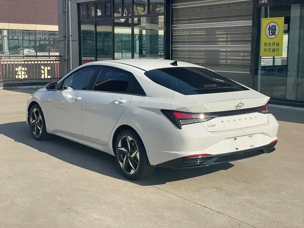 Hyundai Elantra 2022 из CN, фото 9