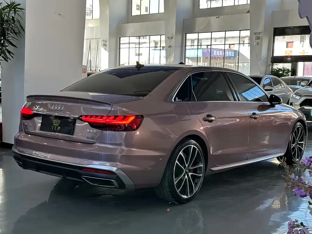 Audi A4L 2023 из CN, фото 7
