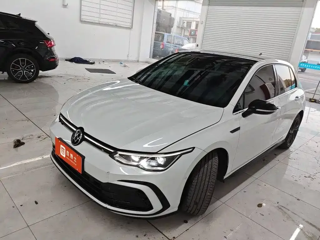 Volkswagen Golf 2023 из CN, фото 1