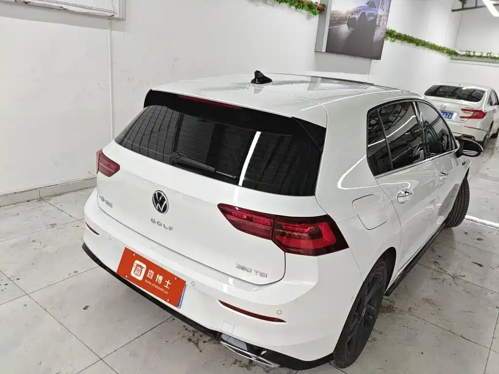 Volkswagen Golf 2023 из CN, фото 7
