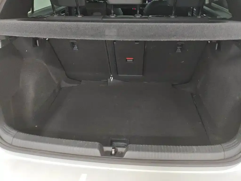 Volkswagen Golf 2023 из CN, фото 5