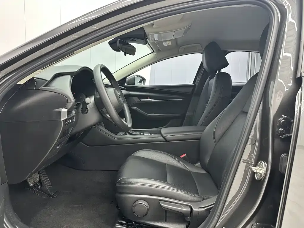 Mazda 3 Axela 2021 из CN, фото 4