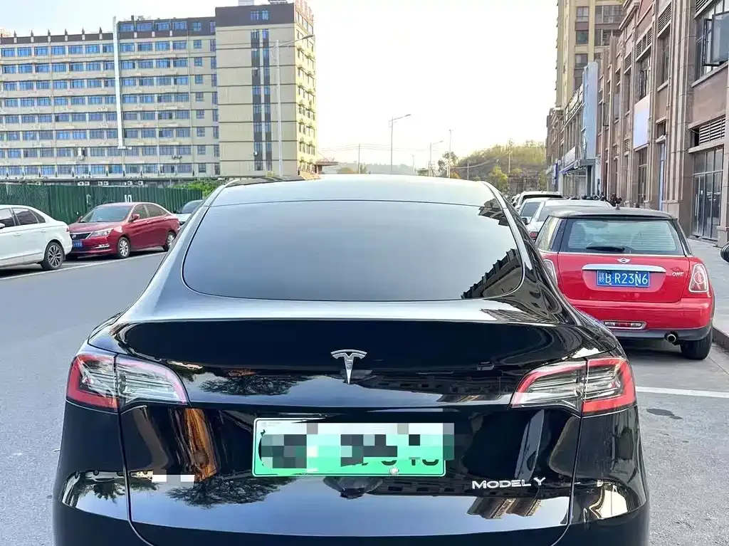 Tesla Model Y 2023 из CN, фото 3