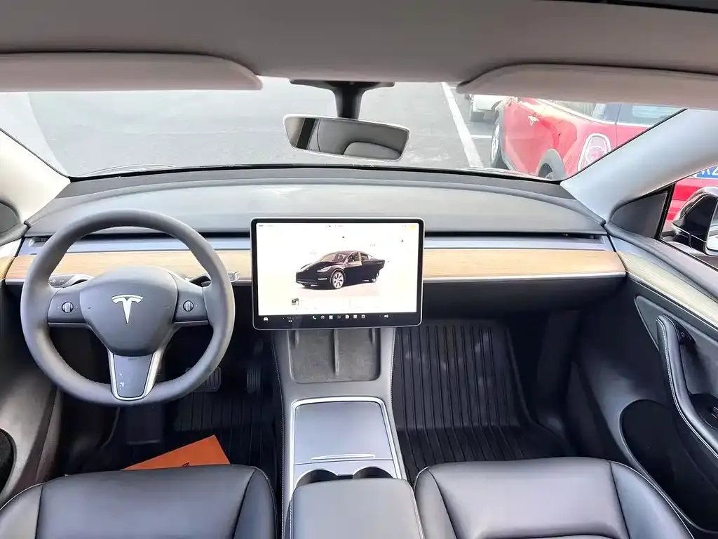 Tesla Model Y 2023 из CN, фото 2