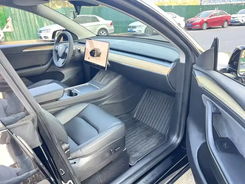 Tesla Model Y 2023 из CN, фото 7