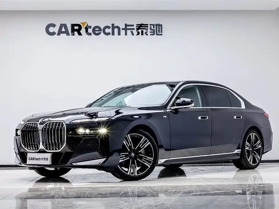 BMW 7 Series 2024 из CN, фото 1