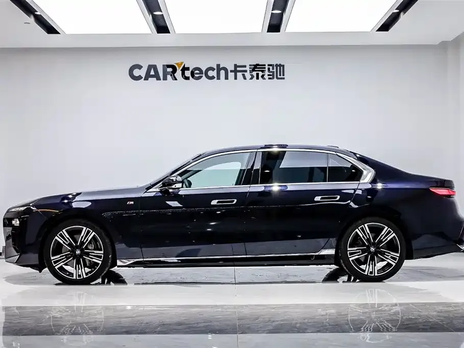 BMW 7 Series 2024 из CN, фото 9