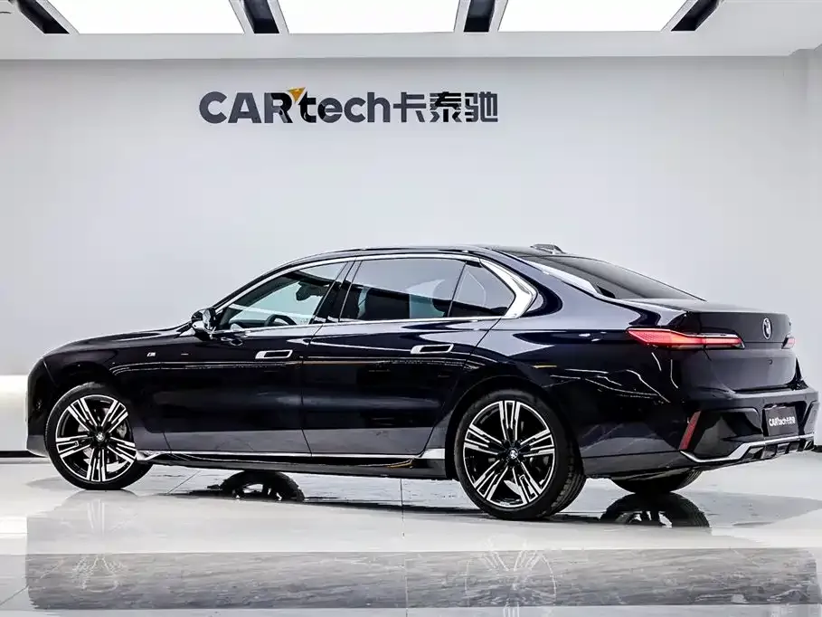 BMW 7 Series 2024 из CN, фото 6