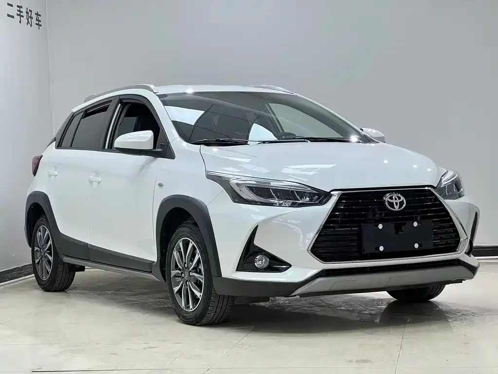 Toyota Yaris L — фото 10