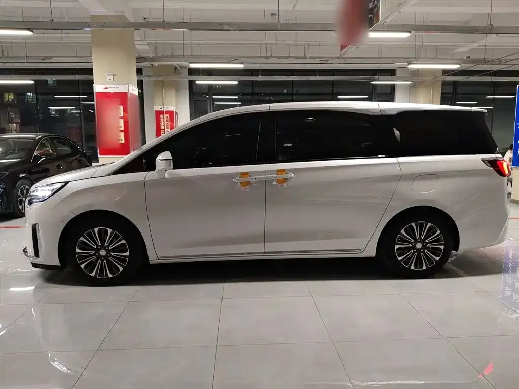 Buick GL8 2023 из CN, фото 8
