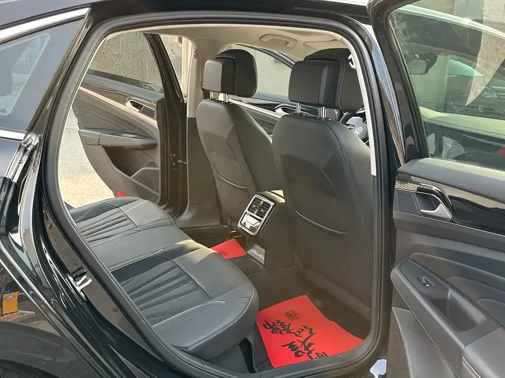 Volkswagen Passat 2024 из CN, фото 8