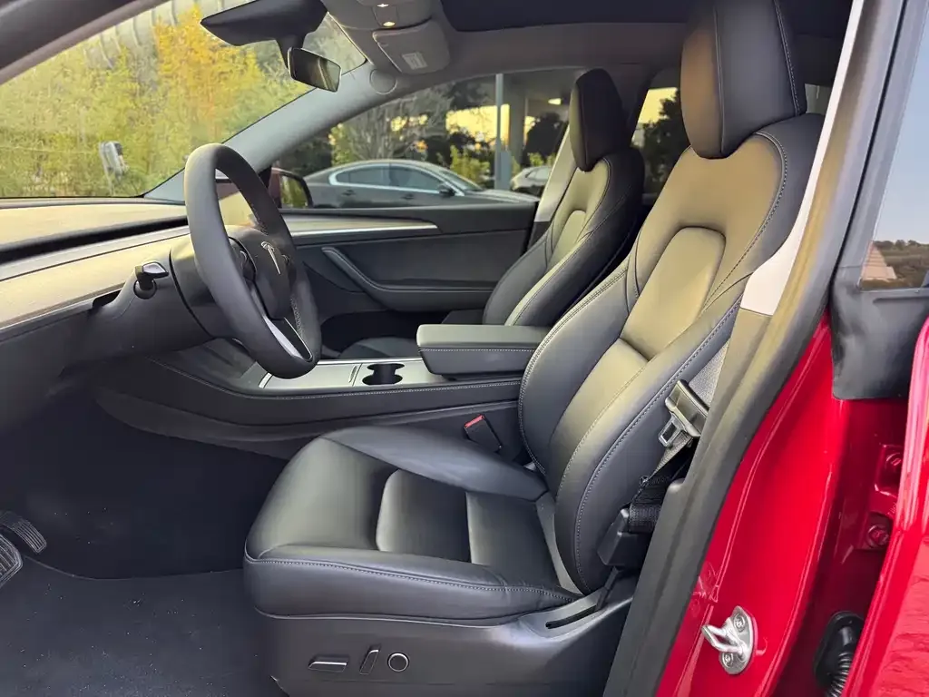 Tesla Model Y 2023 из CN, фото 8