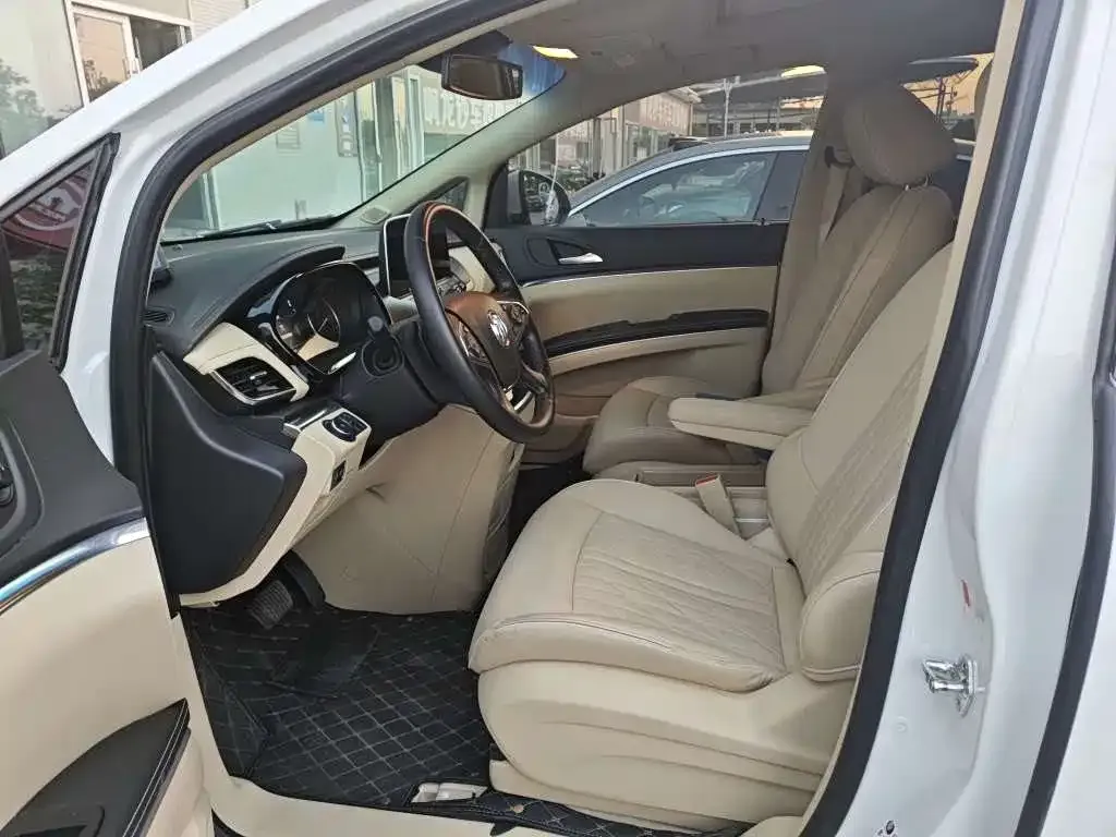 Buick GL8 2024 из CN, фото 3