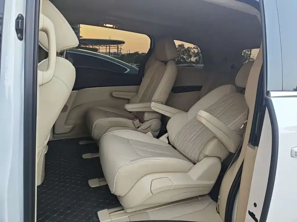 Buick GL8 2024 из CN, фото 2