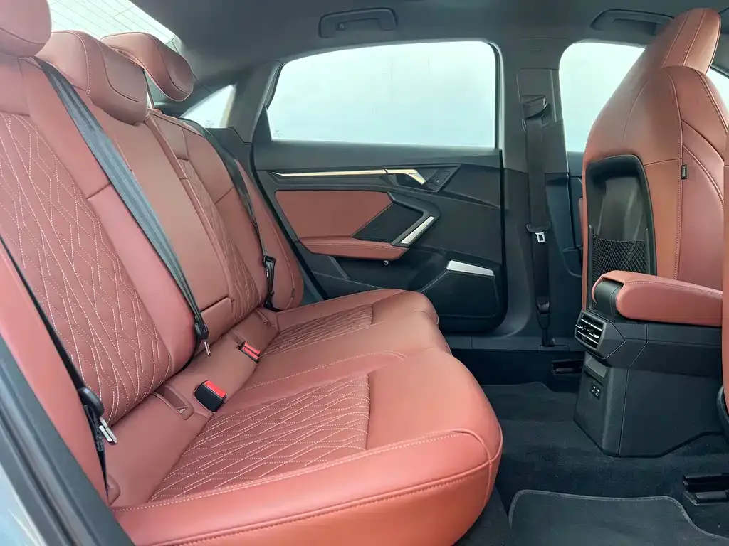 Audi A3 2024 из CN, фото 3