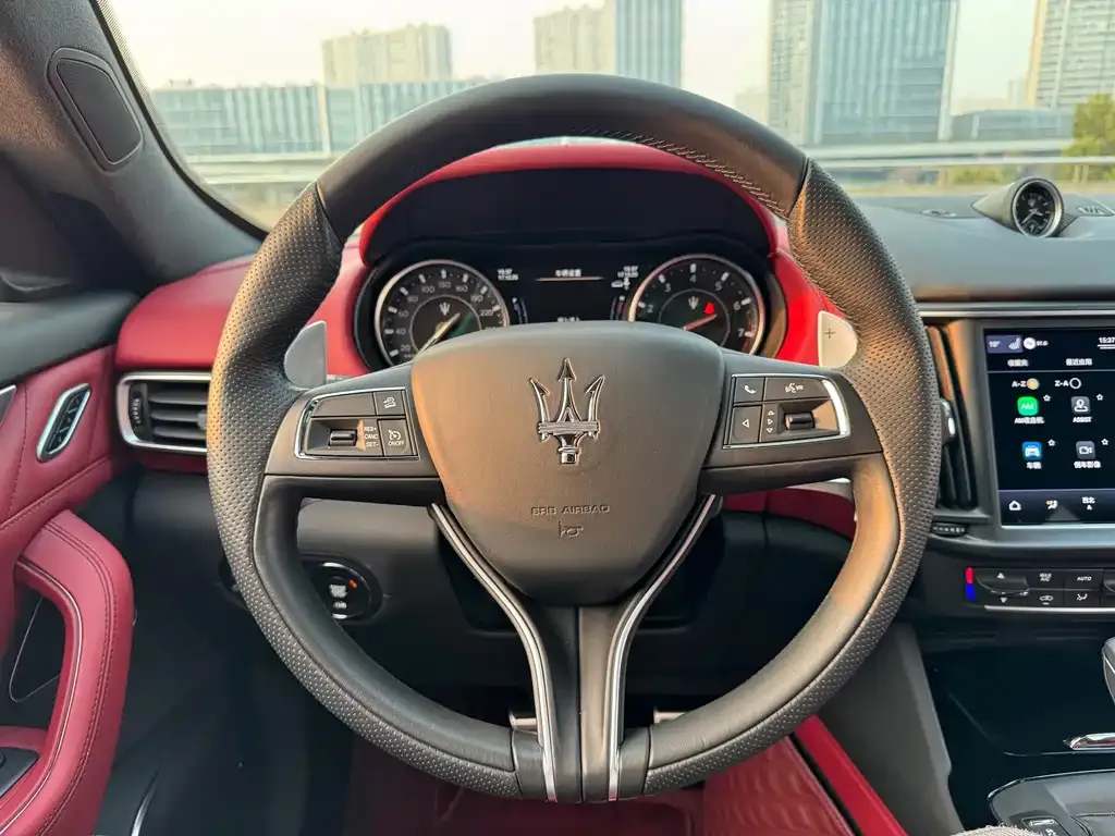 Maserati Levante — фото 4