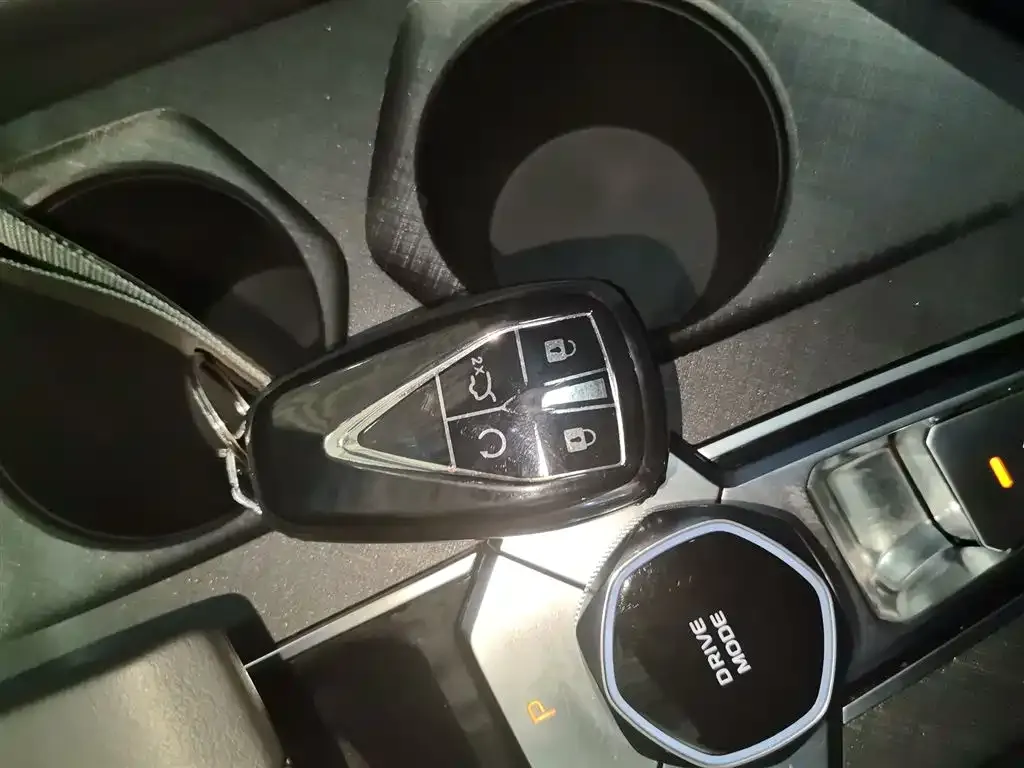 Changan UNI-V iDD 2025 из CN, фото 8