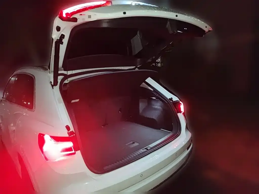 Audi Q3 2023 из CN, фото 3
