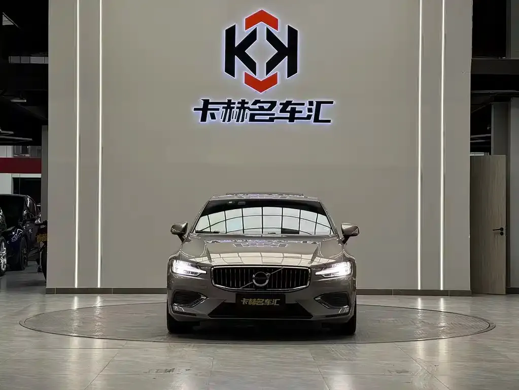 Volvo S60 2022 из CN, фото 2