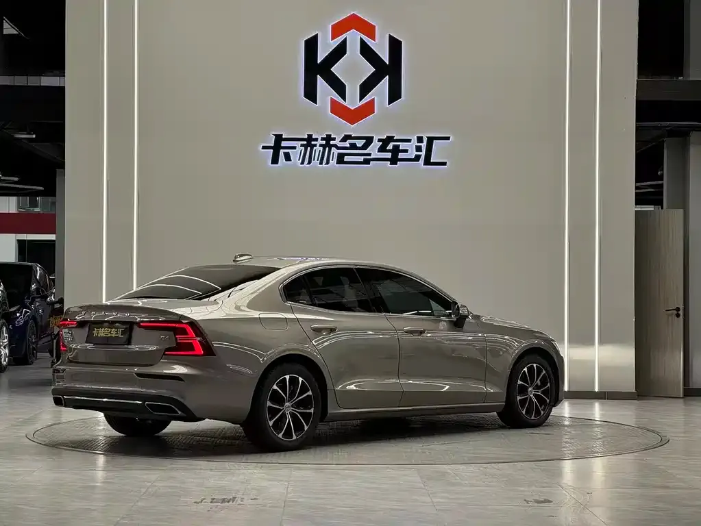 Volvo S60 2022 из CN, фото 6