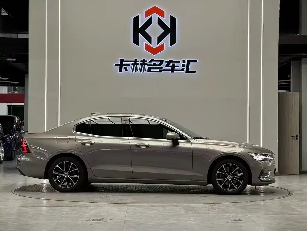 Volvo S60 2022 из CN, фото 7