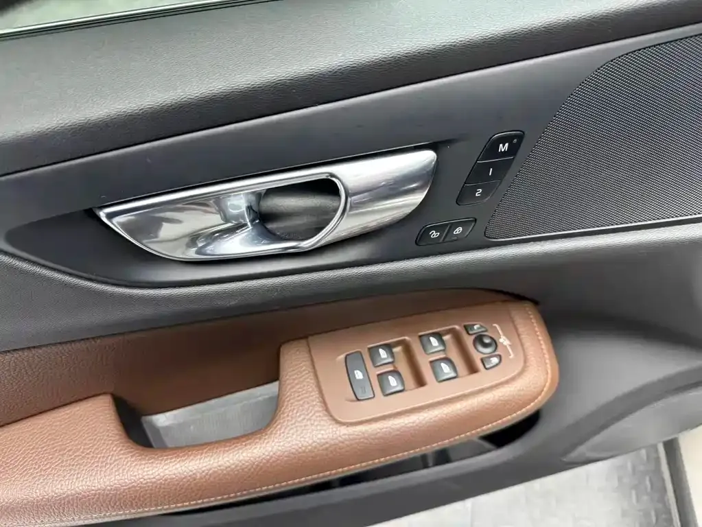 Volvo S60 2022 из CN, фото 8