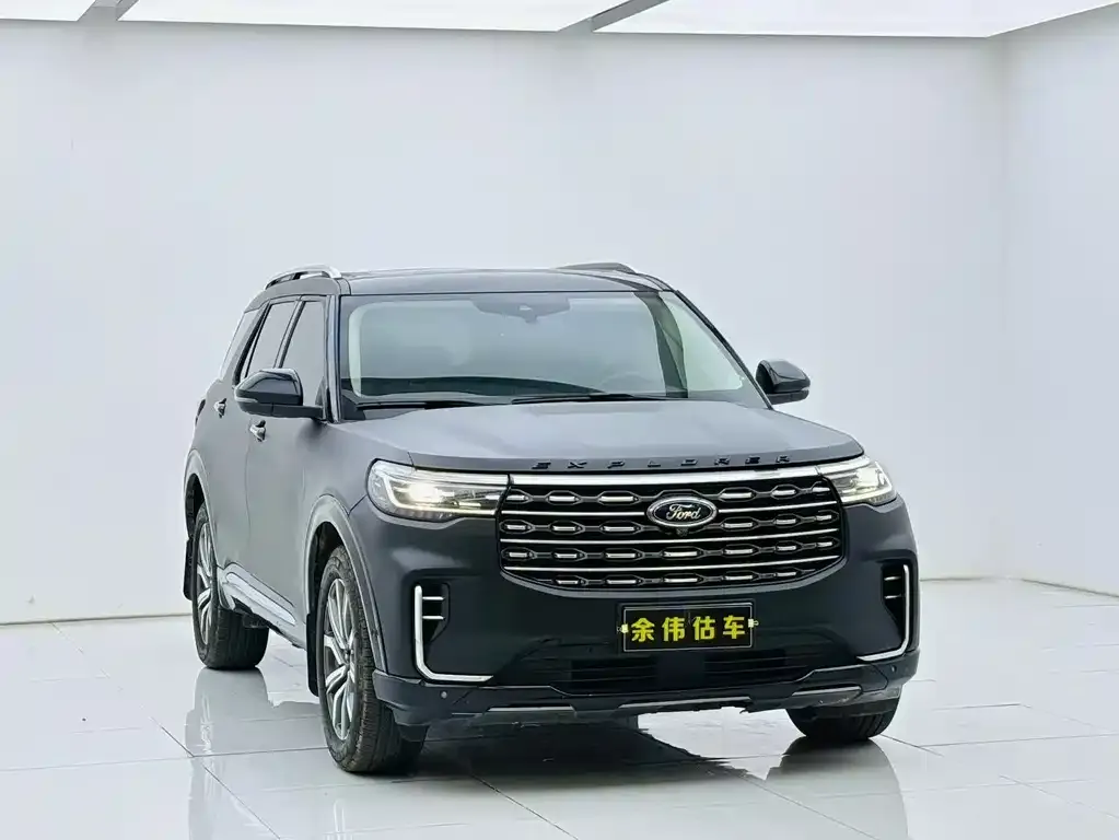 Ford Explorer 2023 из CN, фото 1