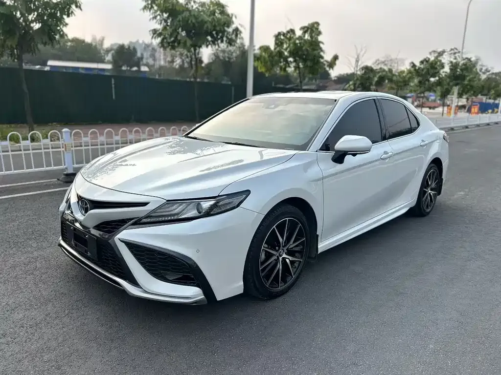 Toyota Camry 2022 из CN, фото 1
