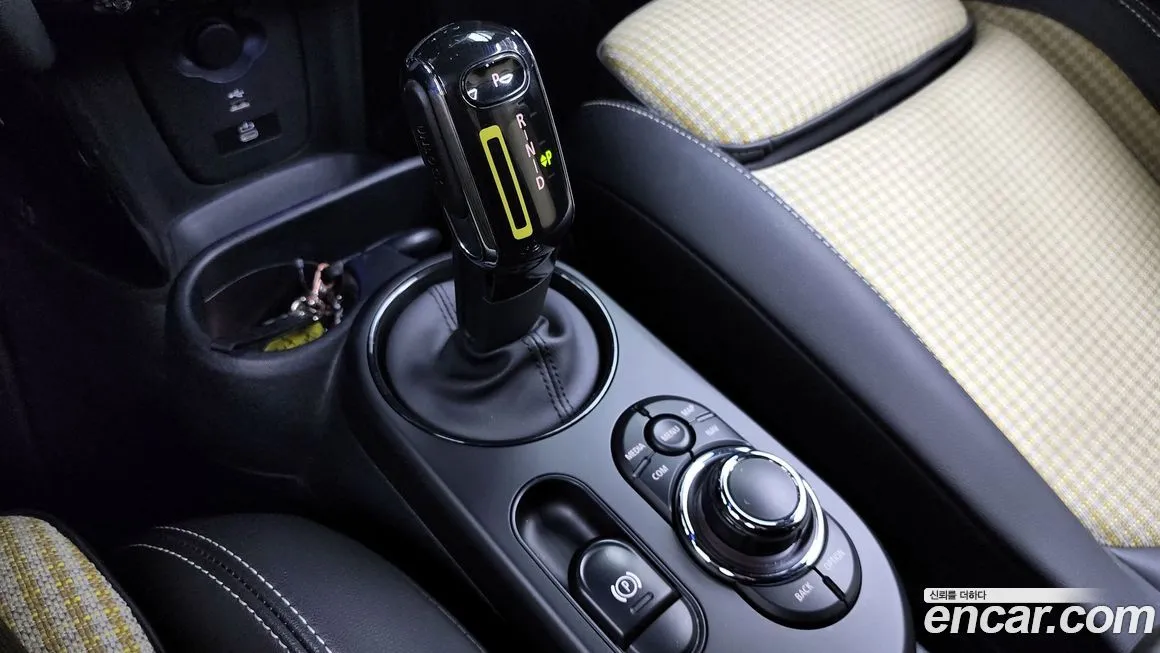 Mini Cooper 2024 из KR, фото 2