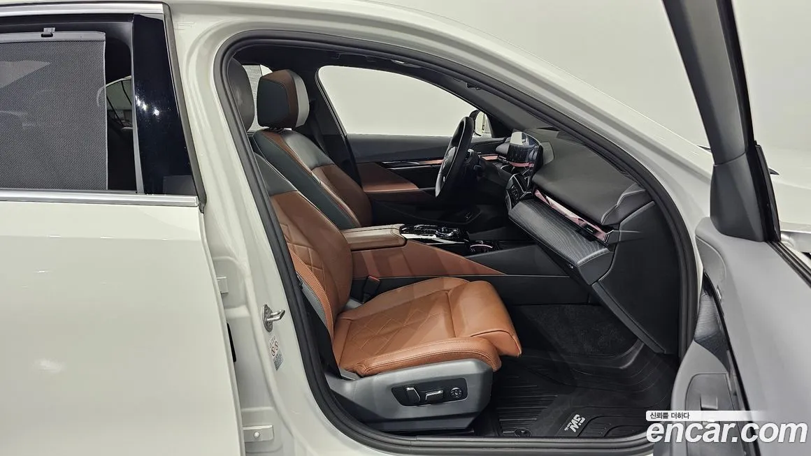 BMW 5-Series 2024 из KR, фото 10