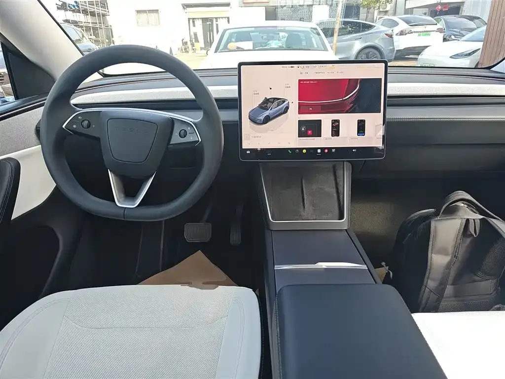 Tesla Model Y — фото 5