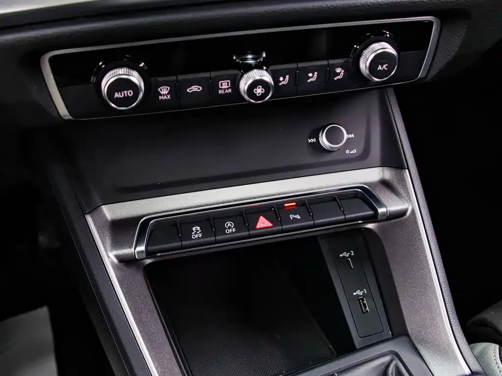 Audi Q3 2021 из CN, фото 10