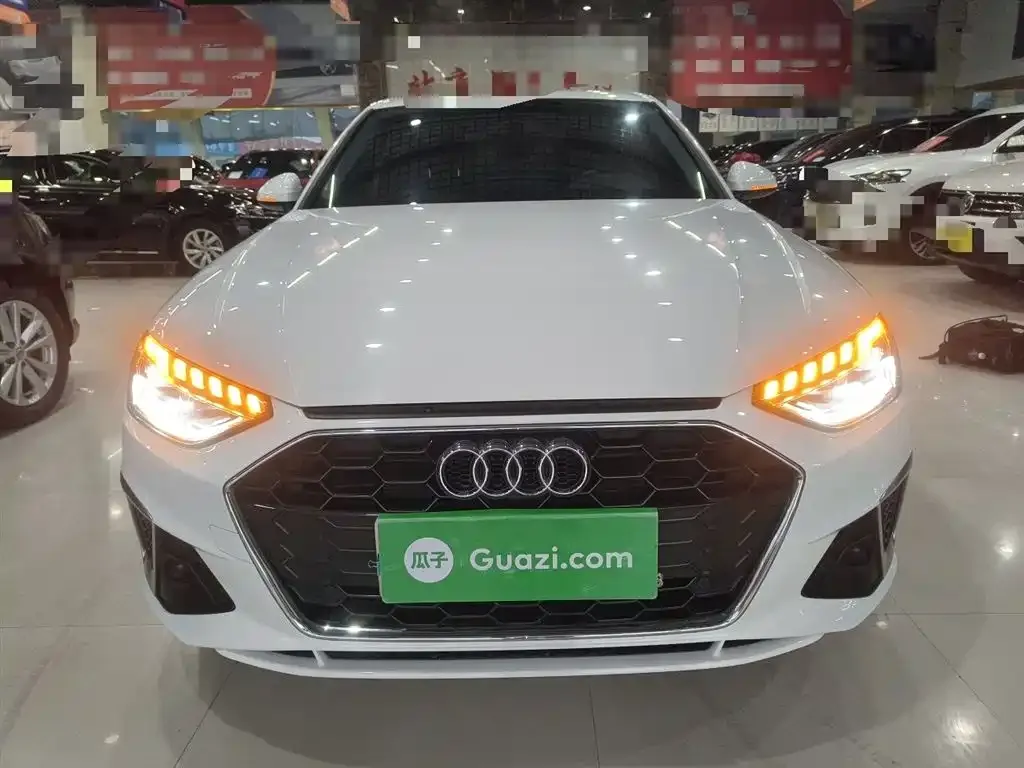 Audi A4L 2022 из CN, фото 4