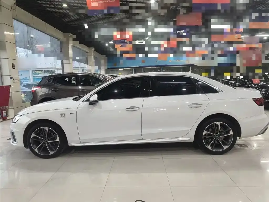 Audi A4L 2022 из CN, фото 5