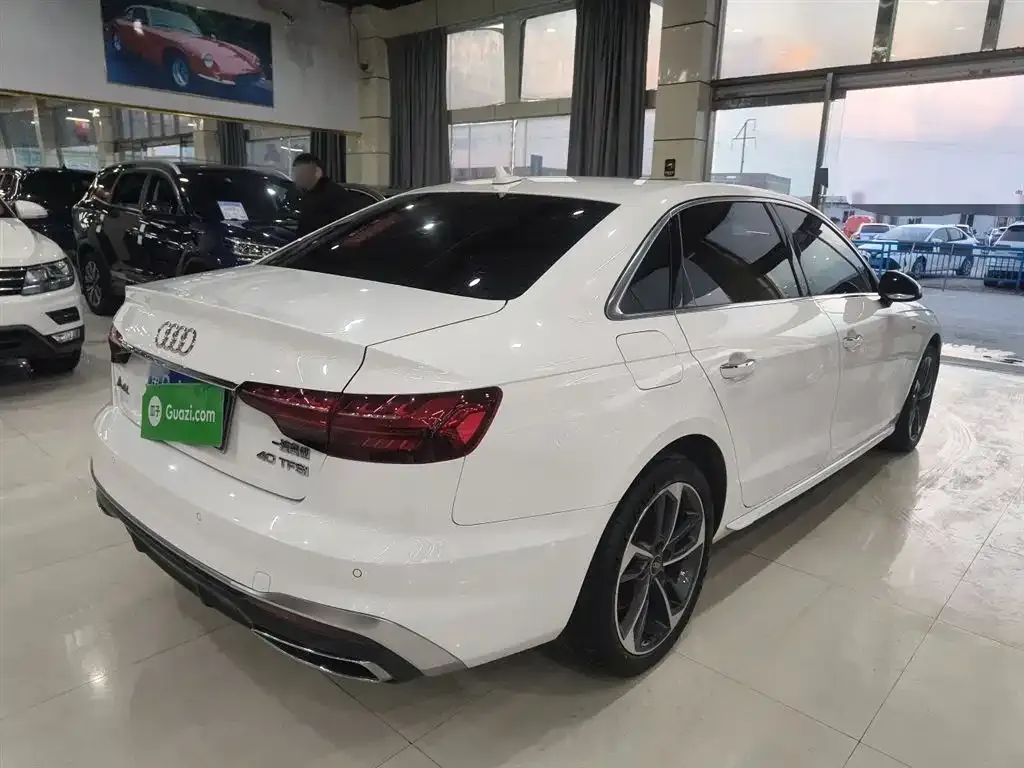Audi A4L 2022 из CN, фото 8