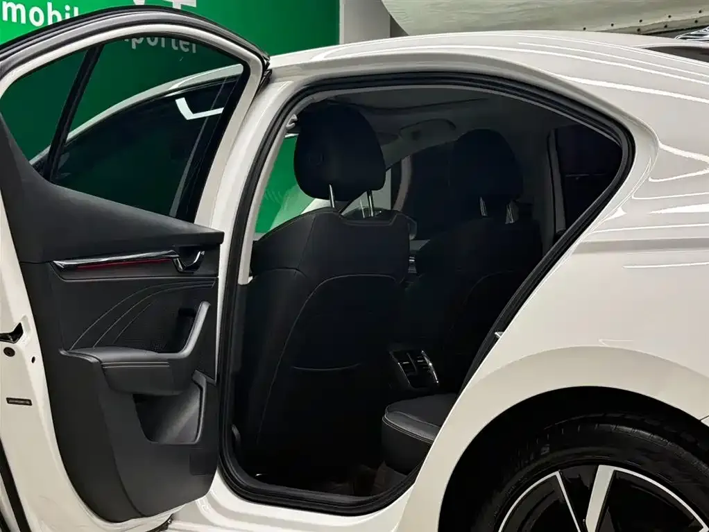 Skoda Octavia 2023 из CN, фото 8