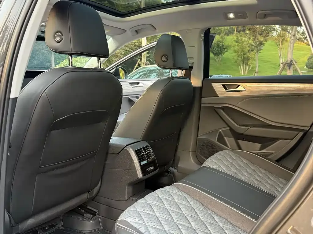 Volkswagen Sagitar 2023 из CN, фото 6