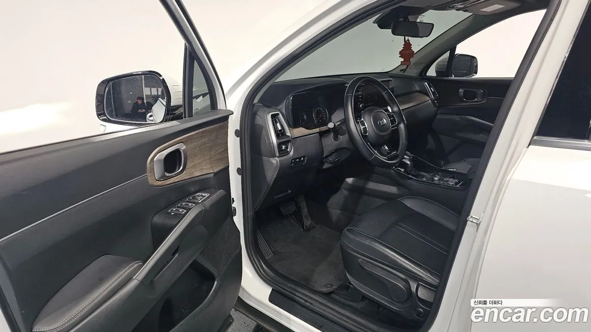 Kia Sorento — фото 9