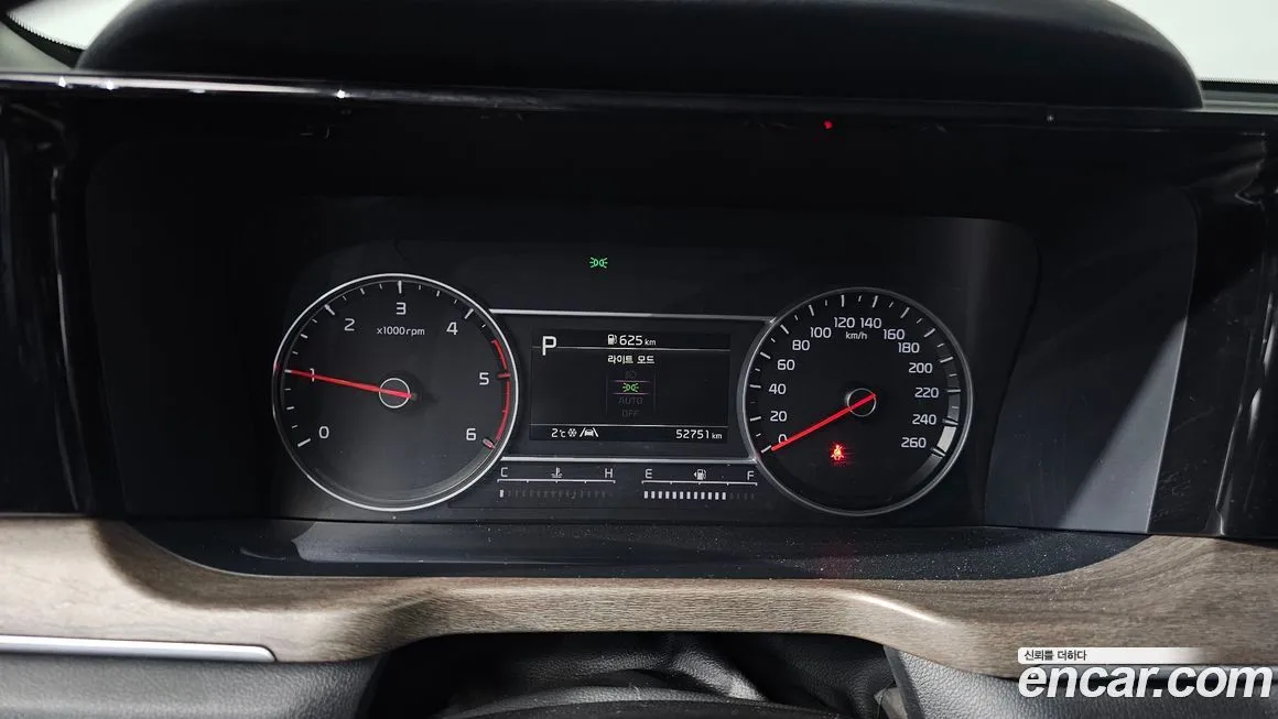 Kia Sorento — фото 6