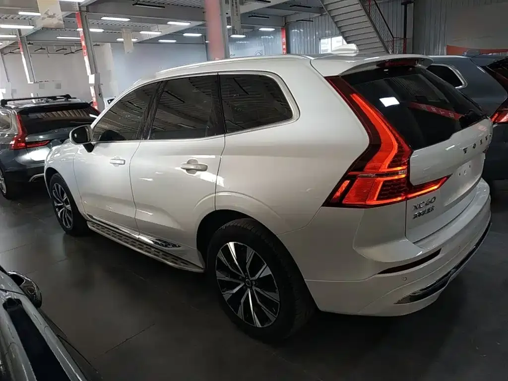 Volvo XC60 — фото 4