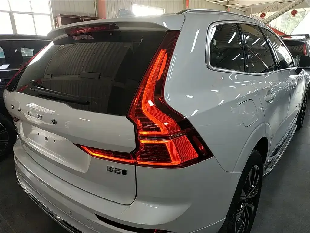 Volvo XC60 — фото 5