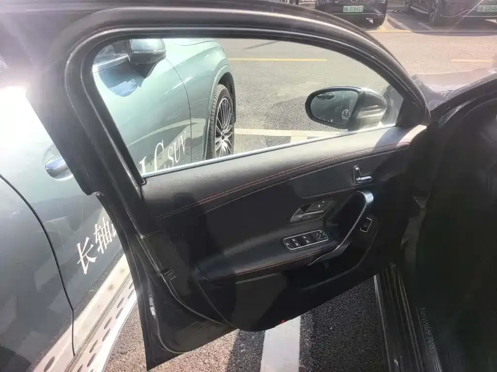 Mercedes-Benz A-Class 2023 из CN, фото 6