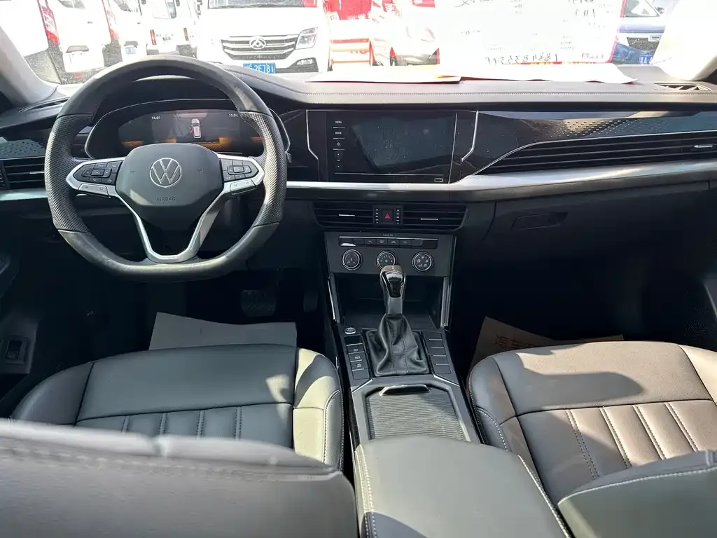 Volkswagen Passat 2023 из CN, фото 3