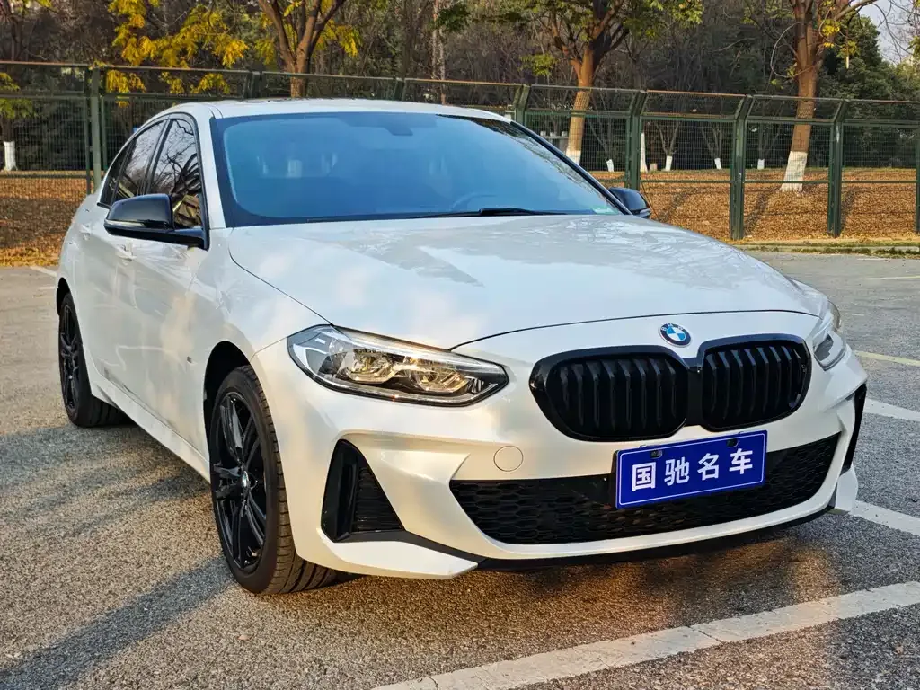 BMW 1 Series 2021 из CN, фото 2