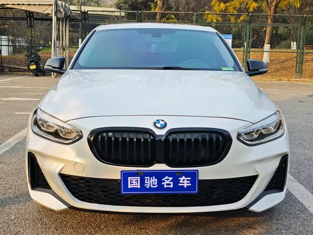 BMW 1 Series 2021 из CN, фото 3