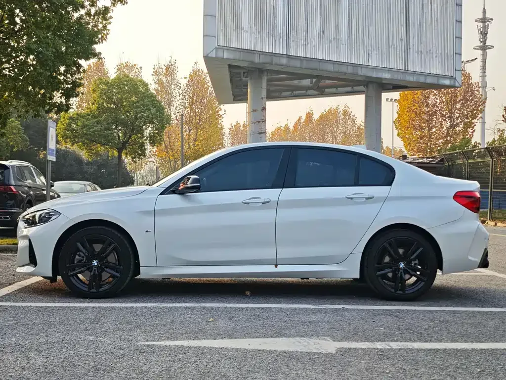 BMW 1 Series 2021 из CN, фото 4