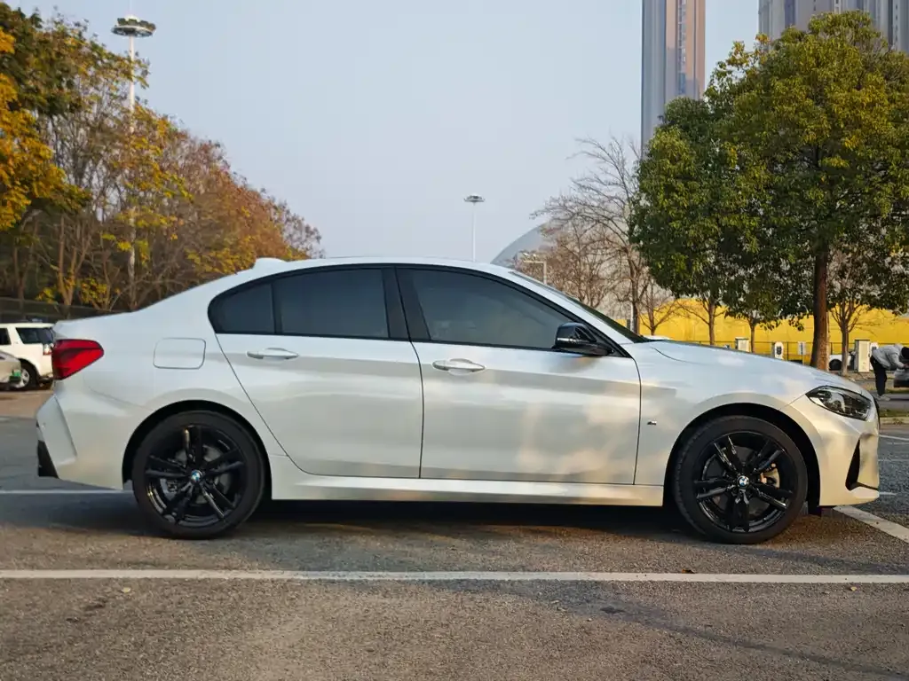 BMW 1 Series 2021 из CN, фото 5