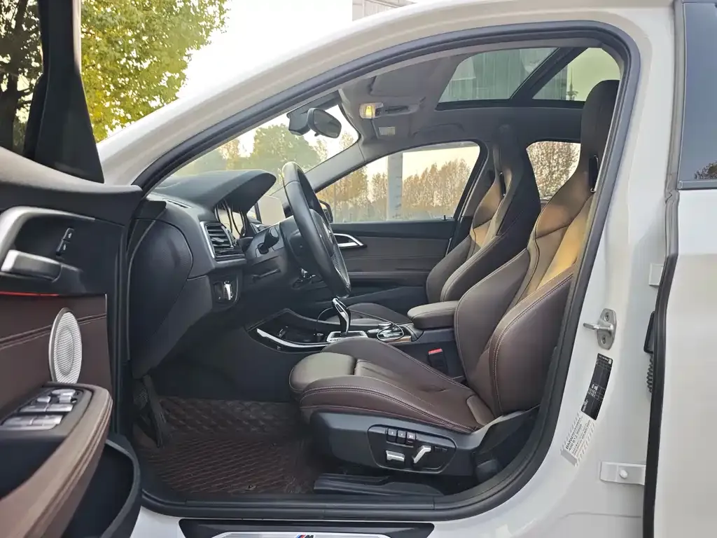 BMW 1 Series 2021 из CN, фото 7