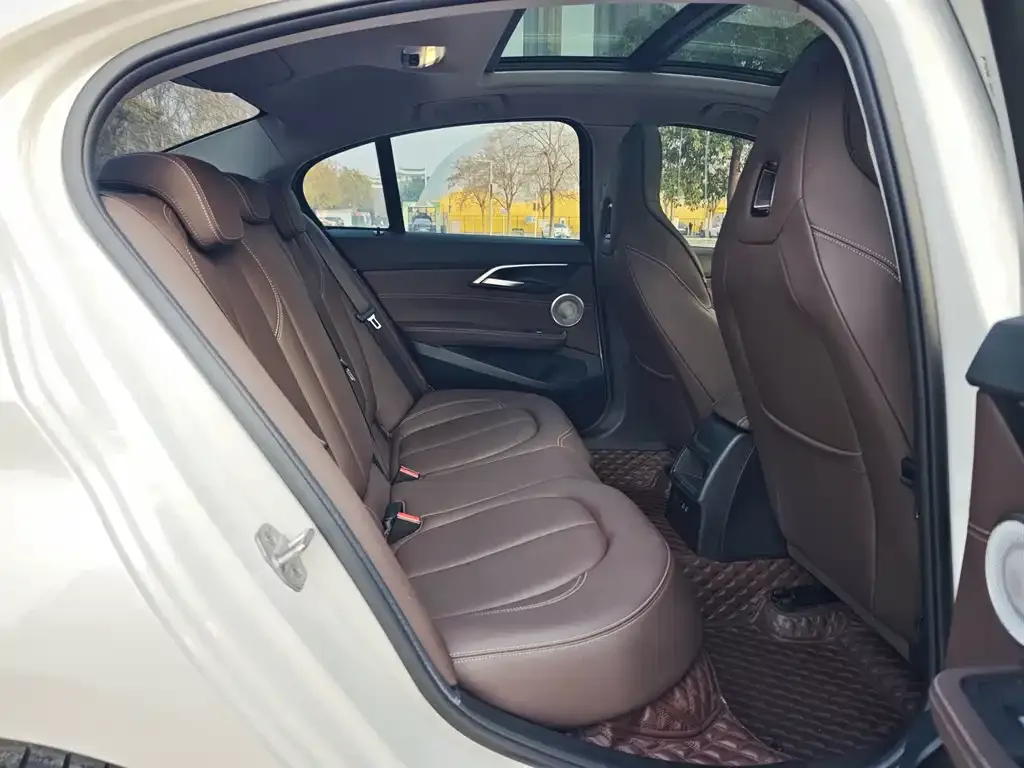 BMW 1 Series 2021 из CN, фото 9